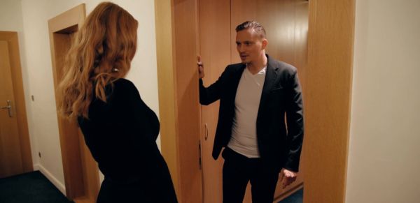 Redheaded Lenina gives a wild ride on that huge cock - alphaporno.com on v0d.com