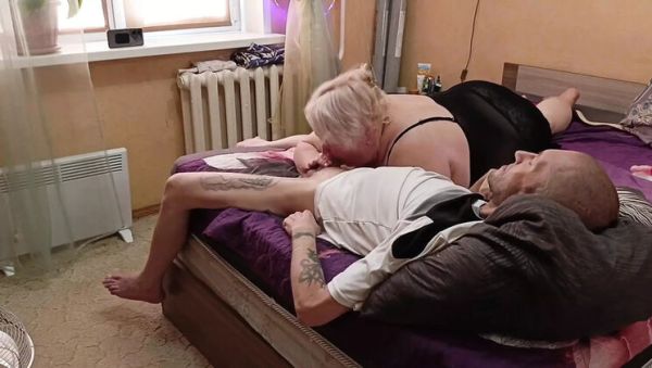 Mature Blonde MILF Gives Blowjob and Swallows Cum - Homemade HD - veryfreeporn.com on v0d.com