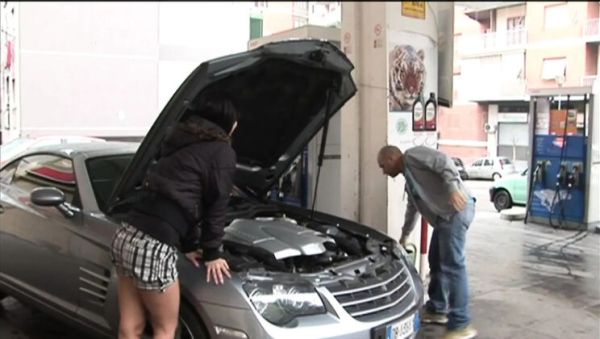 Big Cock Gas Station Attendant Fucks My Pussy Hard After Blowjob - veryfreeporn.com on v0d.com
