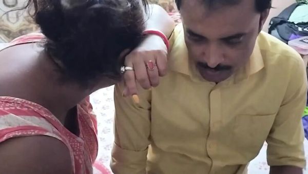 Desi Delivery Boy Fucks Horny Housewife Doggystyle - Big Tits Indian Homemade Sex - porntry.com - India on v0d.com