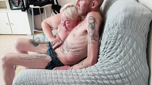 Stepmom Deep Throat Blowjob Makes Me Cum Hard - porntry.com on v0d.com