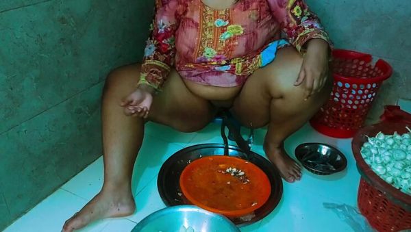 Desi Bhabhi Fucked Hard in Kitchen While Cooking - Huge Anal & Big Ass Doggy Style - porntry.com - India on v0d.com
