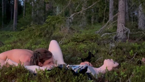 Swedish amateur couple first time in forest - Sessa Skye gets fucked doggystyle 4K - xxxfiles.com - Sweden on v0d.com