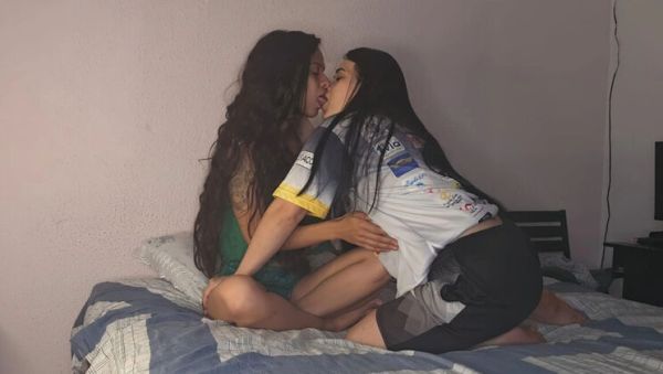 Homemade Lesbian Wife Caught by Husband - Jennyferpimenta Teen Latina Brunette 3some - veryfreeporn.com - Brazil on v0d.com
