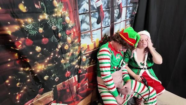 Naughty Elf Blowjob: Day 1 Christmas Role Play with BBW British Amateur - xxxfiles.com - Britain on v0d.com