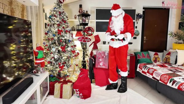 Italian Stepmom in Lingerie Gets Excited with Viagra for Santa - Blowjob & Doggystyle Christmas Roleplay - veryfreeporn.com - Italy on v0d.com