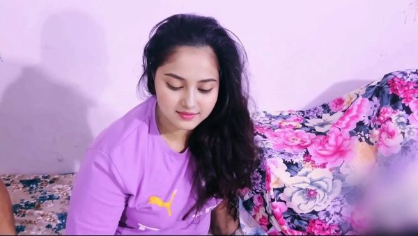 Big Stepsister Seduces Me In Shared Bed - Full Hindi Audio Fuck - veryfreeporn.com - India on v0d.com