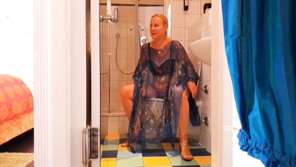 Selena701 Gold Rain Pissing Fetish & Sex in Heels - German MILF Big Tits Blowjob Cumshot - porntry.com - Germany on v0d.com