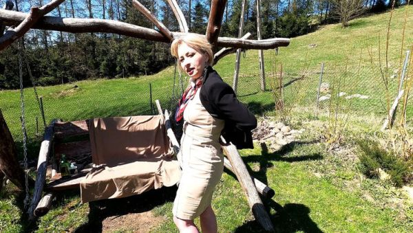 Blonde Mature Outdoor Golden Shower - Big Booty Wanilianna Squirts in HD - porntry.com - Britain on v0d.com