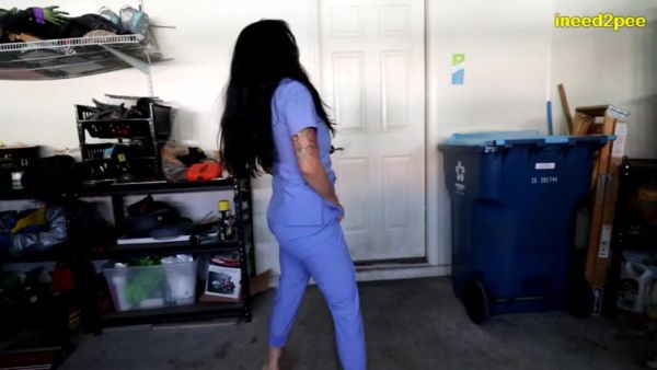 INEED2PEE Nurse Sushii Xhyvette PISSING her uniform scrubs SEXY! - Ineed2pee Ineedamommy - hclips.com on v0d.com