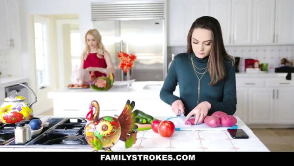 Alix Lynx Thanksgiving Orgy - MILF Step Fantasy with Cum in Mouth - xxxfiles.com - Britain on v0d.com