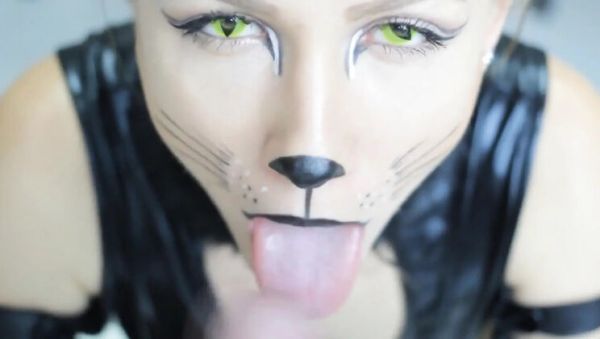 Catwoman Punishes Bad Man - Blowjob & Cum Swallowing in HD - porntry.com on v0d.com