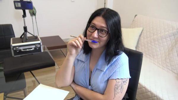 Troleando al candidato...Soy la Secretaria y tengo que tomar - hclips.com on v0d.com