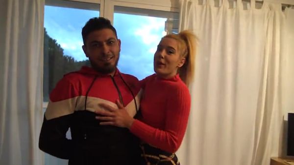 Clara la muñequita sueña con un trio de su marido y un pollon - hclips.com on v0d.com