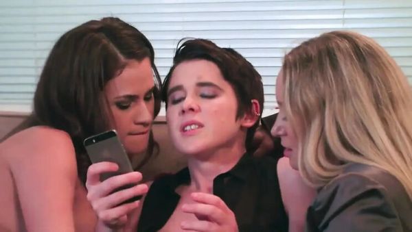 Lesbian Threesome Double Pussy Fingering with Aiden Starr, Lily Cade, Vanessa Veracruz - veryfreeporn.com - Britain on v0d.com