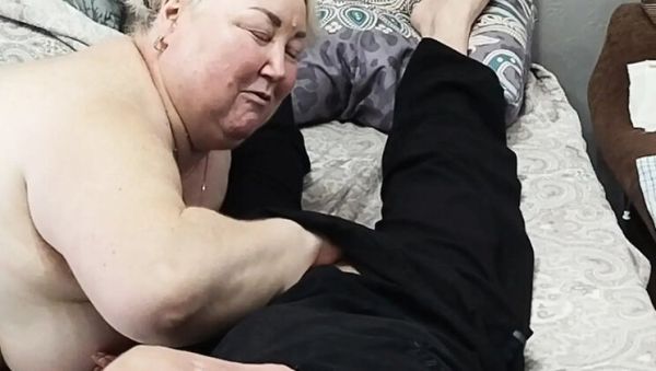 MILF stepmom deep throat blowjob and cumshot swallowed in homemade HD video - veryfreeporn.com - Russia on v0d.com