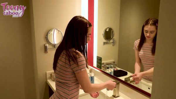 Stepdaughter Vacation Creampie - Reese Robbins Gets Filled - xxxfiles.com - Britain on v0d.com