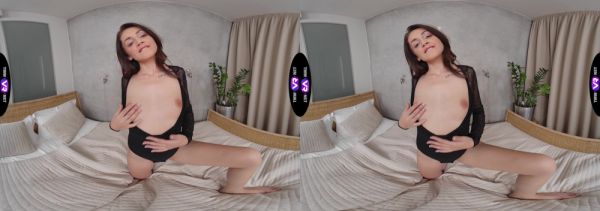 Lustful Lola's deft fingers bring pleasure in VR HD - alphaporno.com on v0d.com