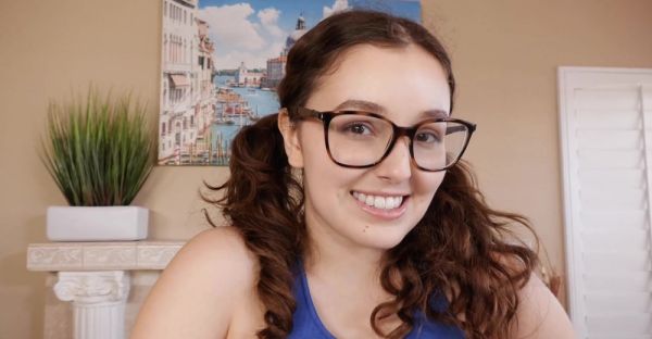 Fake boobs bouncing in a raunchy fuck fest on the couch - alphaporno.com on v0d.com
