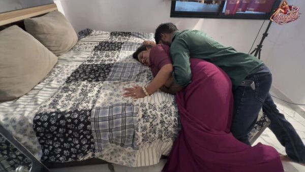 Desi Bhabhi Calls Tailor Home For Saree Fitting - Passionate Hindi Sex & Blowjob in Kitchen with Aksha - porntry.com - India on v0d.com