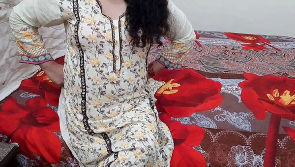 Desi Stepmom QueenbeautyQB Gets Warm Feeling in Cold - Hindi Homemade Big Tits & Blowjob - veryfreeporn.com on v0d.com