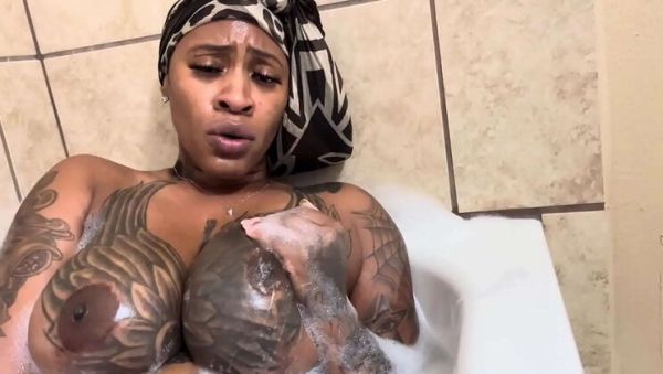 Sexy amateur Marrijanee solo in bathroom - big natural tits and huge ebony ass close-up - xxxfiles.com on v0d.com