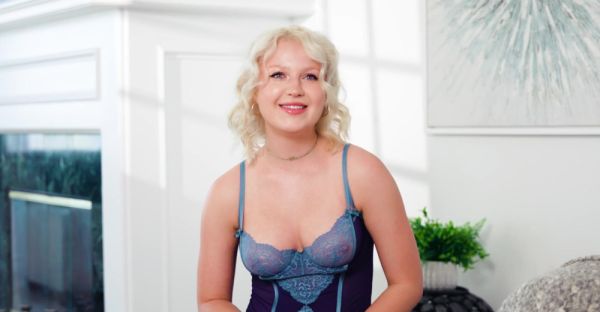 Blond bombshells Donny & Annaleigh indulge in a steamy POV BJ session - alphaporno.com on v0d.com