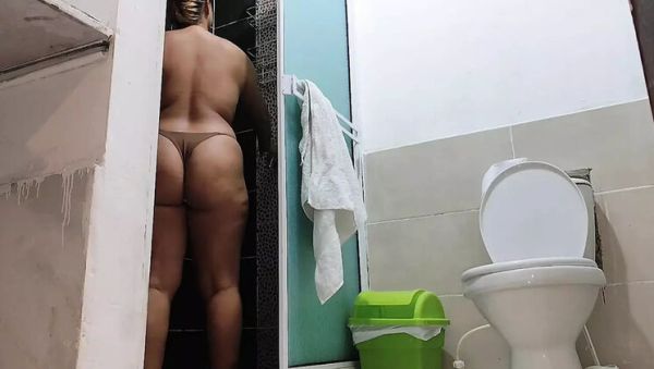 Naked Young Girl Shower Voyeur - Hidden Camera Recording in Bathroom - veryfreeporn.com - India - Egypt on v0d.com
