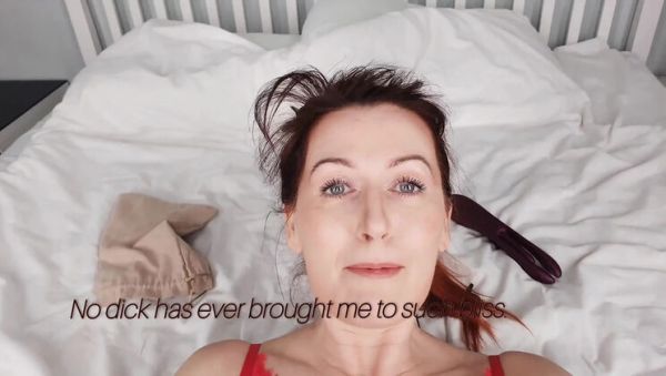 Horny Russian MILF GinnaGg Says No To Dick, Uses Vibrator On Hairy Pussy - Amateur Solo Masturbation - xxxfiles.com - Russia on v0d.com