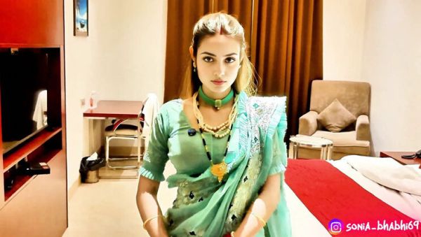 Desi Indian Housewife Calls Friend Home For Hardcore Sex - Full Hindi Audio with Sassysonia - veryfreeporn.com - India on v0d.com