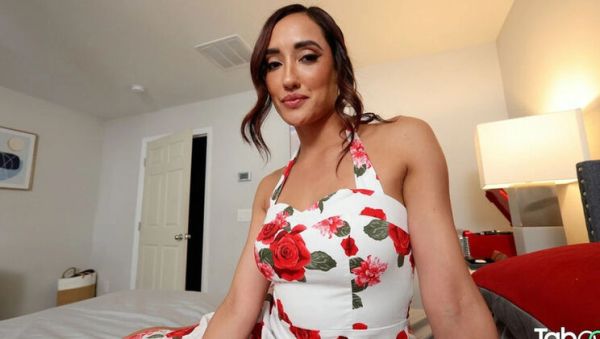 Chloe Amour's Unexpected Step Mom Moment - POV Blowjob - veryfreeporn.com - Britain on v0d.com