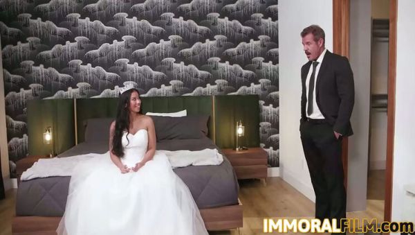 Shy Bride Ameena Green Hides in Room After Family Says Marriage Won't Last - Hardcore Deepthroat - veryfreeporn.com on v0d.com