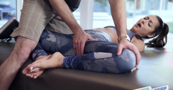 Lily and Romeo's wild ride in yoga pants - alphaporno.com on v0d.com