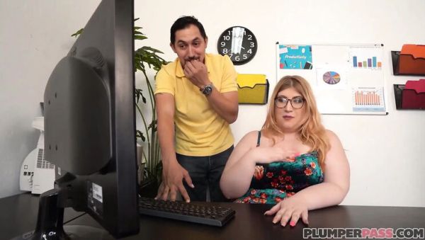 BBW Elisa Mae Gets Facial From Co-worker Juan Largo in Office - veryfreeporn.com - Britain on v0d.com