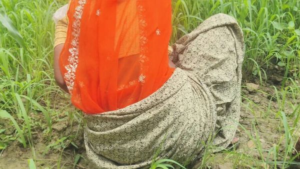 Desi Bhabhi Fingered and Squirting in Jungle Sex with Devar on Farm - porntry.com - India on v0d.com