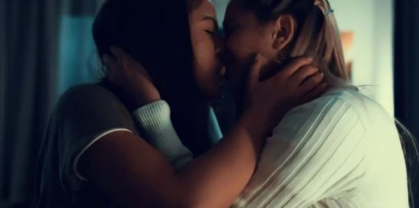Latina licks asian roommates hairy pussy - inxxx.com on v0d.com