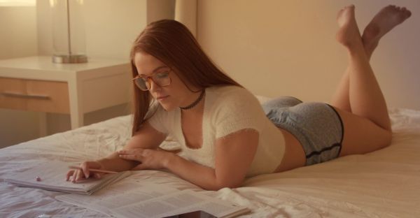 Shaven Kimberly craves Dredd's massive dick in HD - alphaporno.com on v0d.com