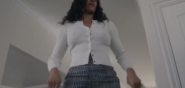 Stepmom pees her pants ifo stepsons gf - inxxx.com on v0d.com